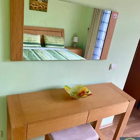 Scenic, 2 Bedroom With Views *