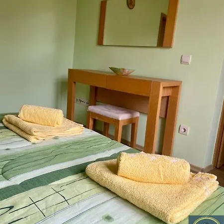 Scenic, 2 Bedroom With Views 아파트