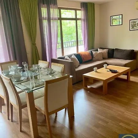 아파트 Scenic, 2 Bedroom With Views *