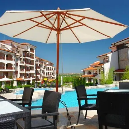 Scenic, 2 Bedroom With Views 아파트 *